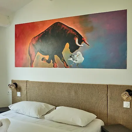 Artemia - Avec Piscine - Bornes Electriques - Parking Prive - Local Velo-moto Hotell 3*
