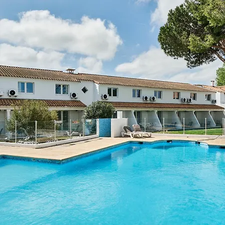 Artemia - Avec Piscine - Bornes électriques - Parking Privé - Local Vélo-moto Hotel 3*