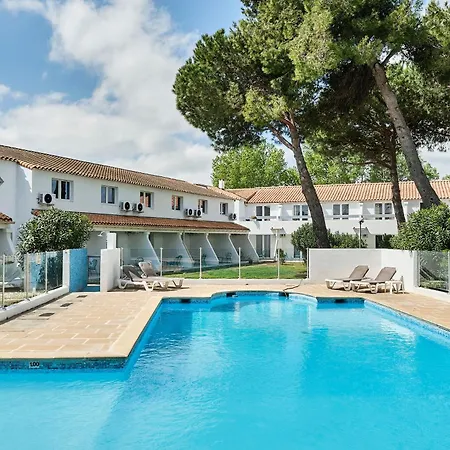Hotel Artemia - Avec Piscine - Bornes électriques - Parking Privé - Local Vélo-moto Aigues-Mortes