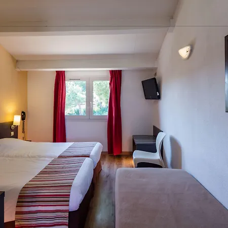 Hotel Artemia - Avec Piscine - Bornes électriques - Parking Privé - Local Vélo-moto