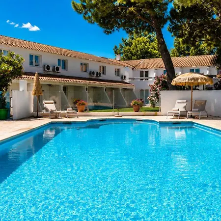 Artemia - Avec Piscine - Bornes électriques - Parking Privé - Local Vélo-moto Hotel Aigues-Mortes