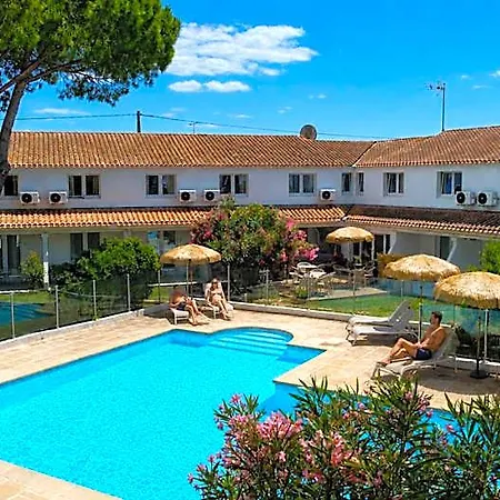 Hotel Artemia - Avec Piscine - Bornes électriques - Parking Privé - Local Vélo-moto 3*