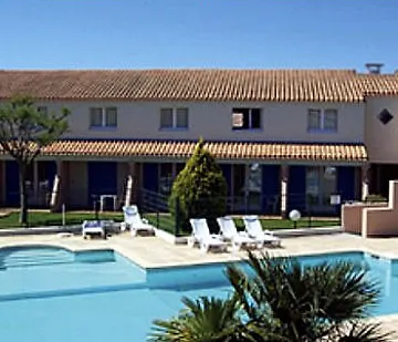 Hotel Artemia - Avec Piscine - Bornes électriques - Parking Privé - Local Vélo-moto 3*
