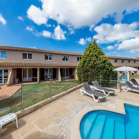 Hotel Artemia - Avec Piscine - Bornes Electriques - Parking Prive - Local Velo-moto Aigues-Mortes